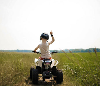 Hvornår bør mit barn få sin første mobil eller smartwatch?
