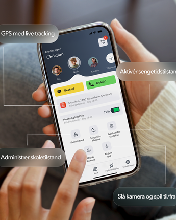 Person bruger en mobil med Xplora Guardian-appen; markeringer for GPS med live tracking, administrer skoletilstand, aktivér sengetidstilstand og slå kamera og spil til/fra.