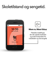 Xplora One-telefon i skoletilstand på hvid baggrund; skoletilstand og sengetid dæmper opkald, beskeder og forstyrrelser.