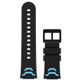 Xplora X5 Play armbånd med blå detaljer – Sort silikone armbånd med lyseblå detaljer og justerbar pasform, designet til Xplora X5 Play smartwatch.