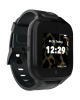 Fronten af et sort panter XGO3 smartwatch til børn med normal tilstand display. Gps smartwatch børn kan have med i skole