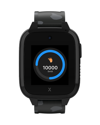 Et sort XGO3 Gps smartwatch til børn med panter motiv og 10000 skridt for dagen.