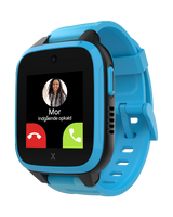 Et opkald fra Mor til hendes barns XGO3 ringe smartwatch i blå